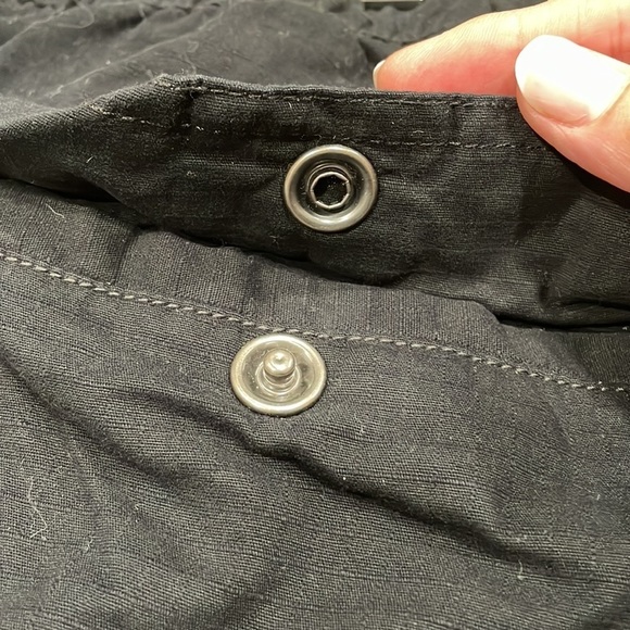 OLD NAVY BLACK SHORTS - Picture 6 of 6